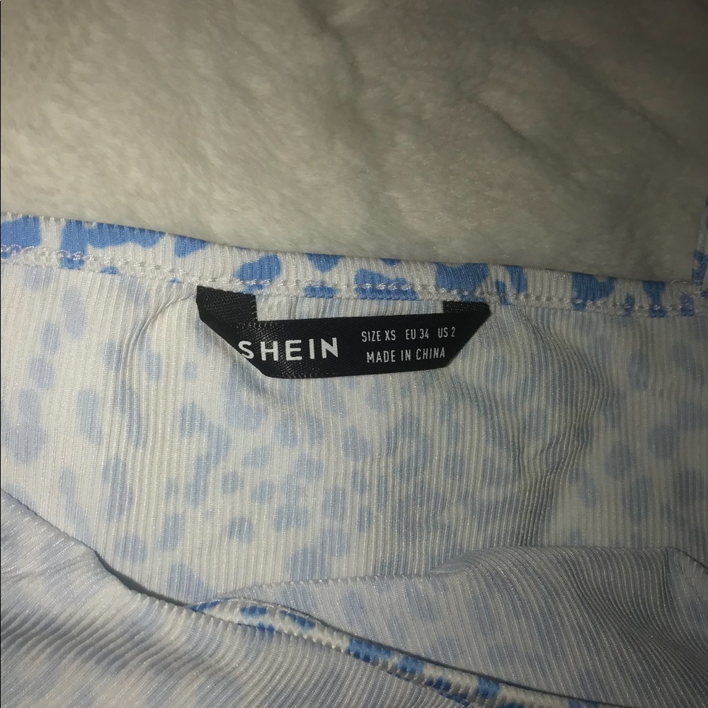 Cropped Tank Top - Picture 2 of 2